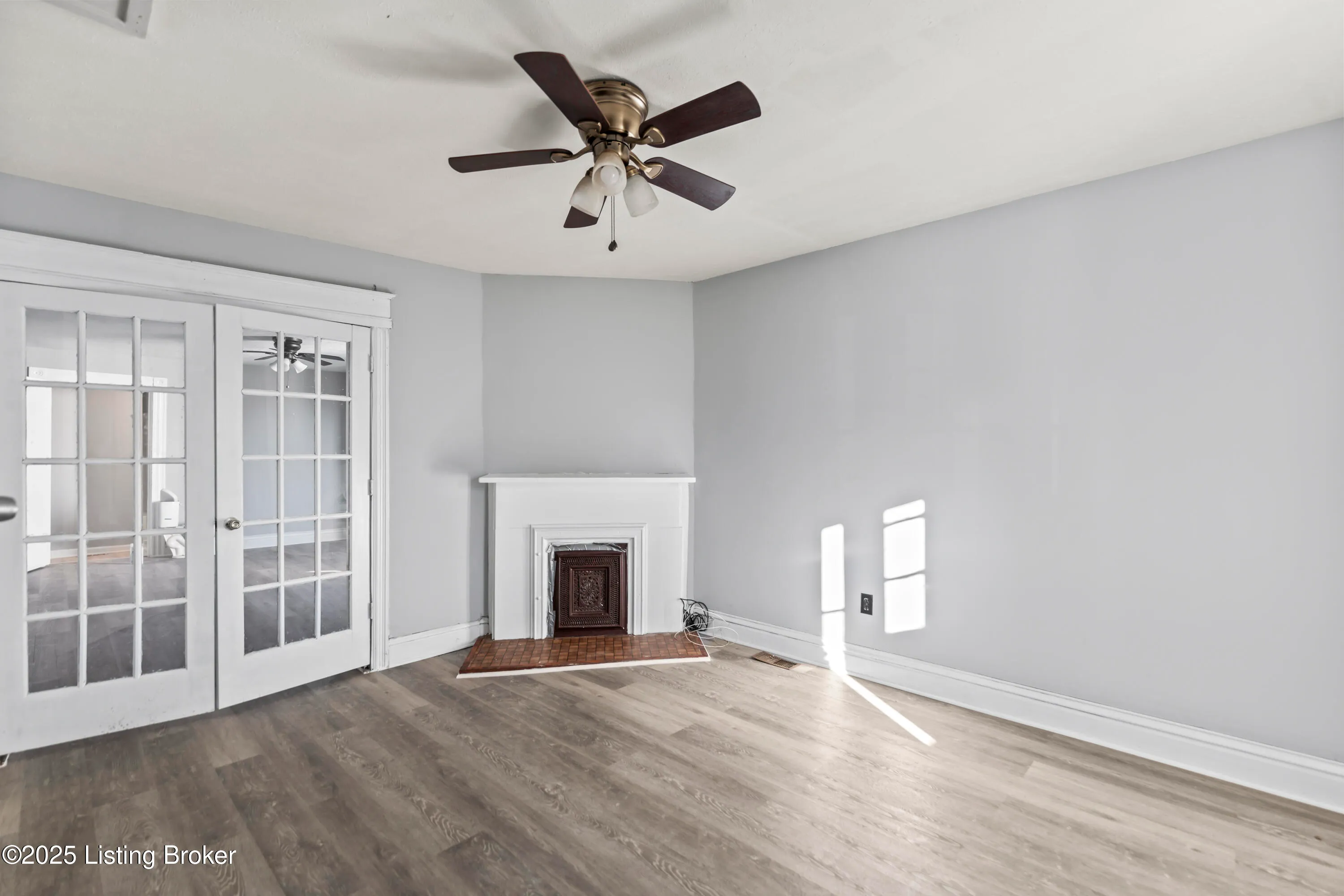 Louisville, Kentucky 40211, United States, 2 Bedrooms Bedrooms, ,1 BathroomBathrooms,Residential,Active,110667