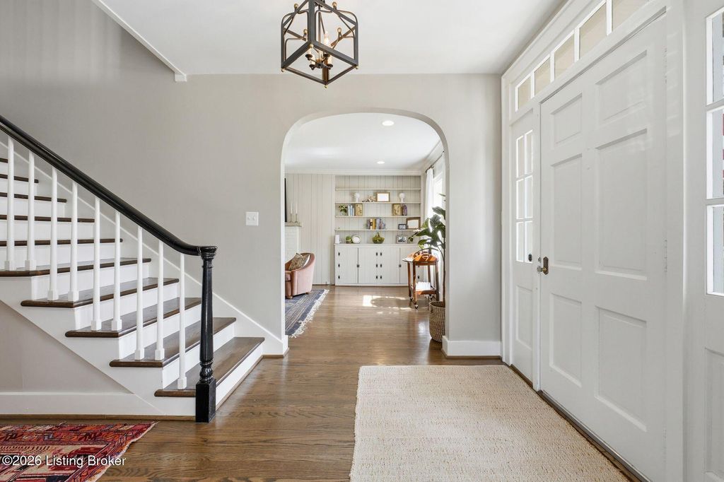 Photo of 12107 Locust Ln, Anchorage, KY 40223 (MLS # 1712717)