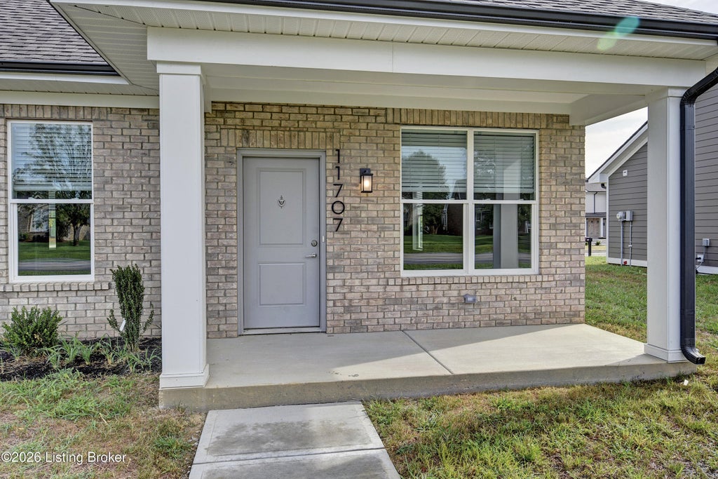 Photo of 11707 Longevity Ln, Louisville, KY 40272 (MLS # 1727042)