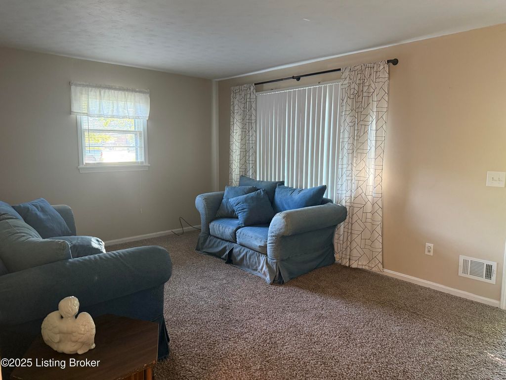 Photo of 5301 Adkins Rd, Louisville, KY 40219 (MLS # 1704812)