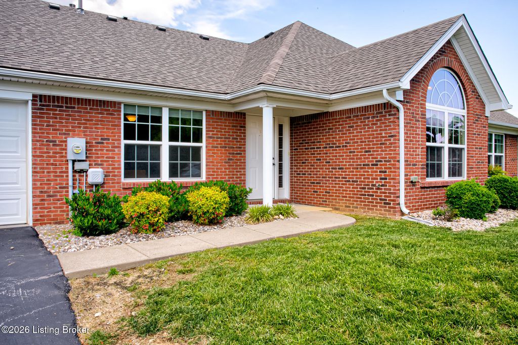 Photo of 10607 Glenmary Springs Dr, Louisville, KY 40291 (MLS # 1716446)