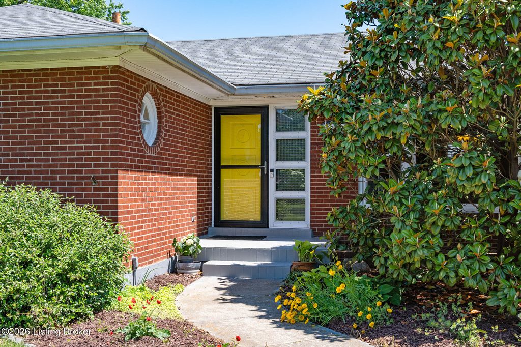 Photo of 3727 Willmar Ave, Louisville, KY 40218 (MLS # 1716871)