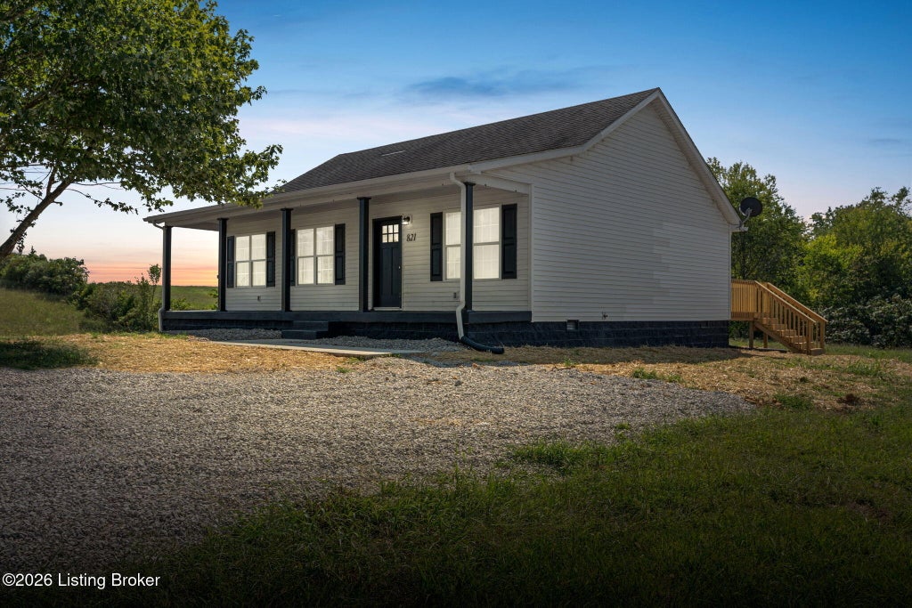 Photo of 821 Rocky Hill Rd, Rocky Hill, KY 42163 (MLS # 1732917)
