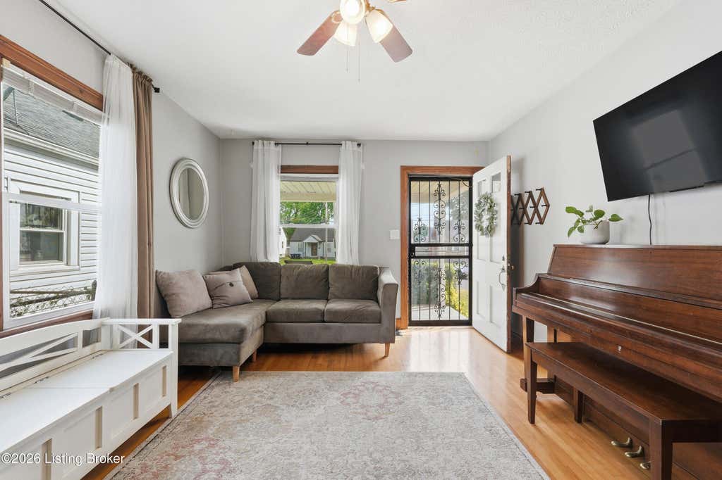 Photo of 129 E Southern Heights Ave, Louisville, KY 40214 (MLS # 1720330)