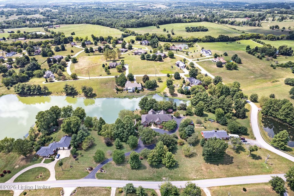 Photo of 2025 Lincoln Park Rd, Springfield, KY 40069 (MLS # 1712298)