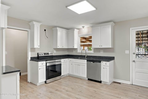 Tiny photo for 2200 S Shelby St, Louisville, KY 40217 (MLS # 1729793)