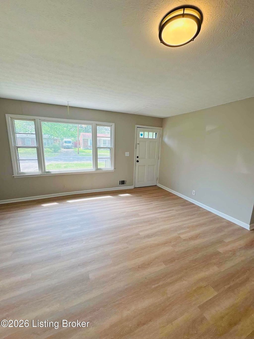 Photo of 7709 Kim Dr, Louisville, KY 40214 (MLS # 1715742)