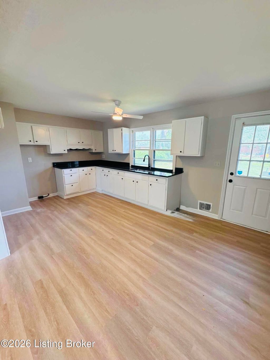 Photo of 7709 Kim Dr, Louisville, KY 40214 (MLS # 1715742)