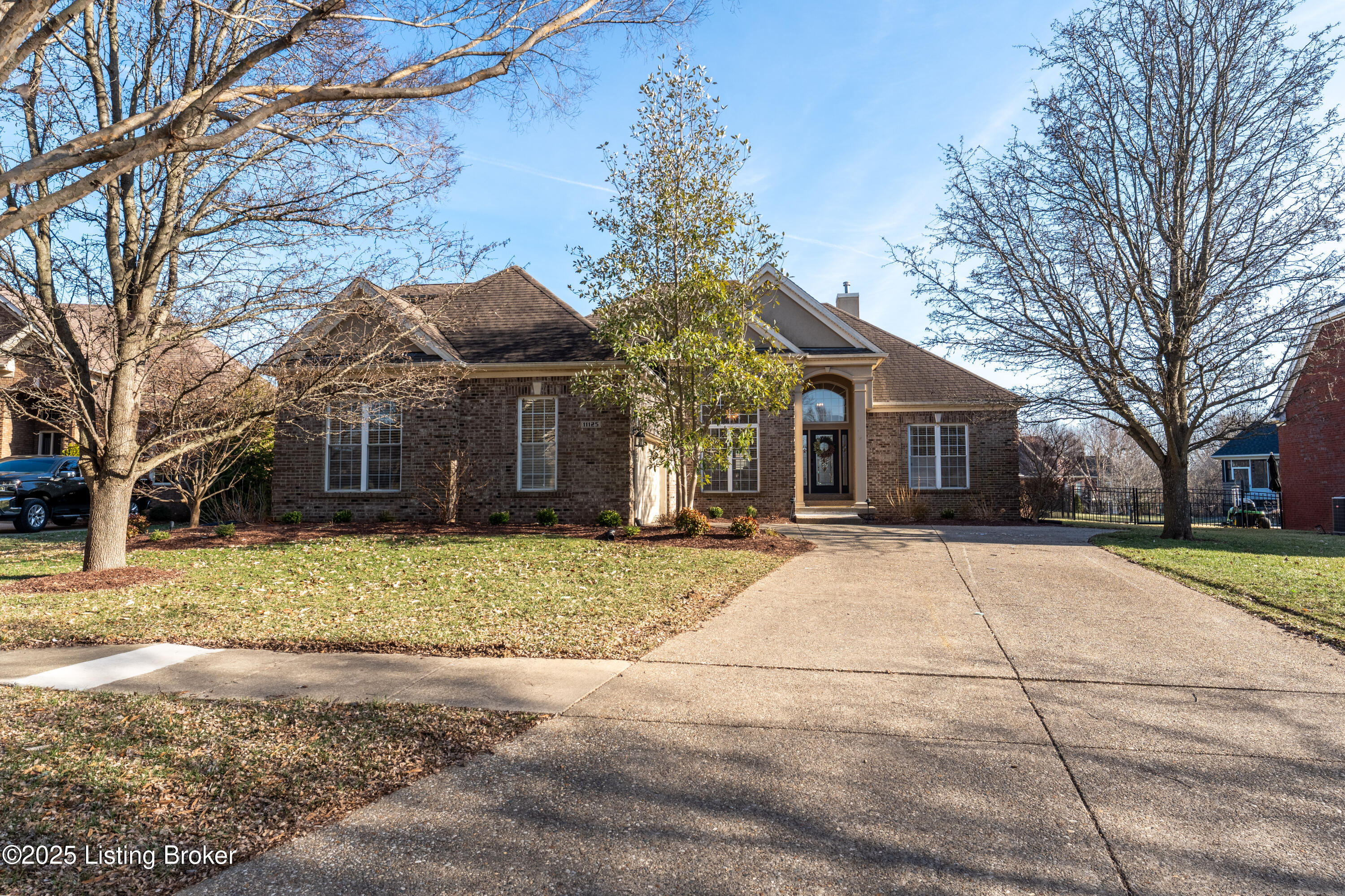 11125 Perwinkle Ln, Louisville, Kentucky image 1