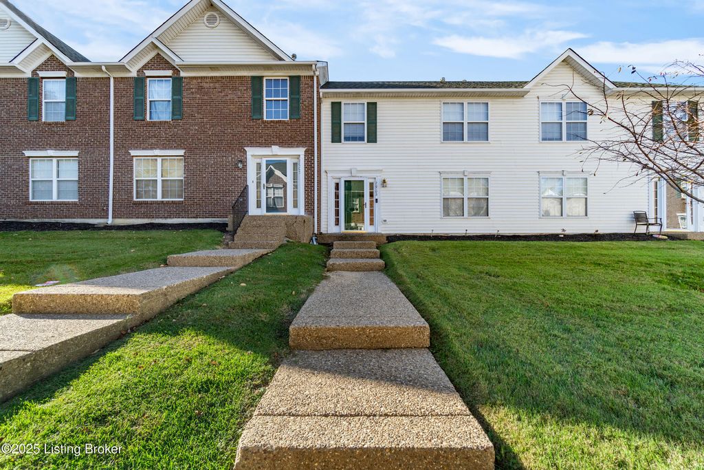 Photo of 7903 Moss Green Way, Louisville, KY 40291 (MLS # 1706065)
