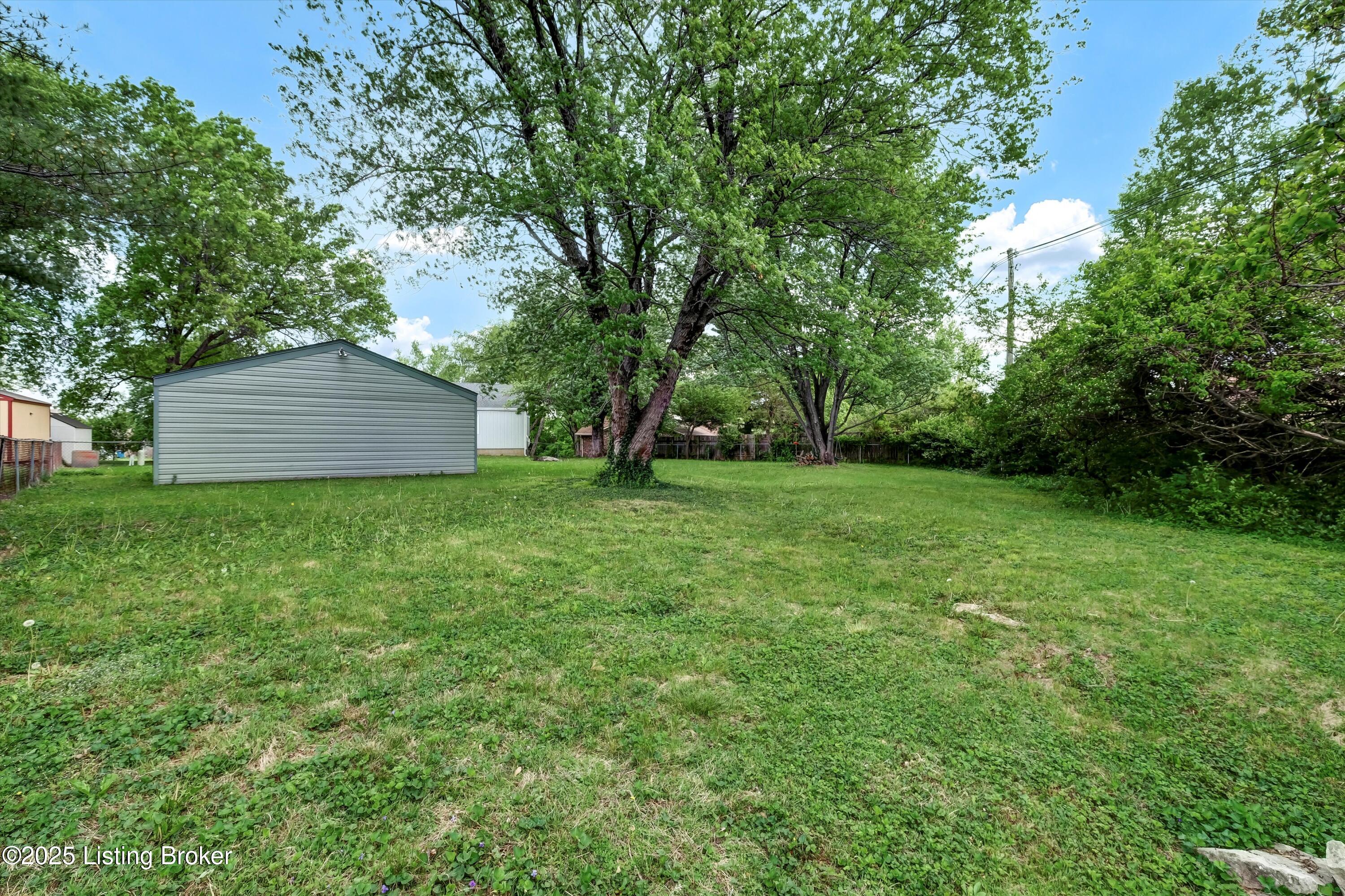 8102 Amity Ln, Louisville, Kentucky image 42