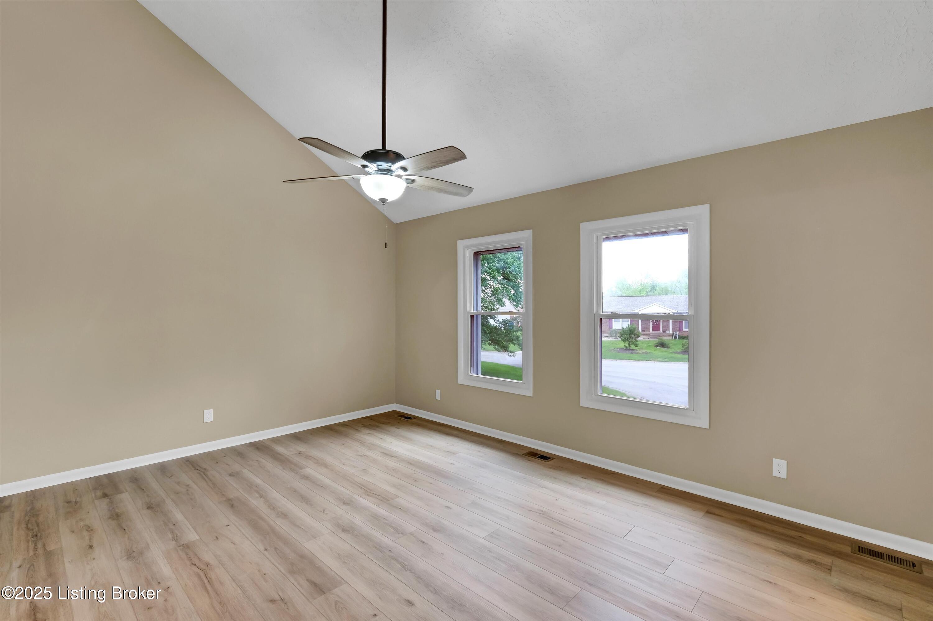 8102 Amity Ln, Louisville, Kentucky image 7