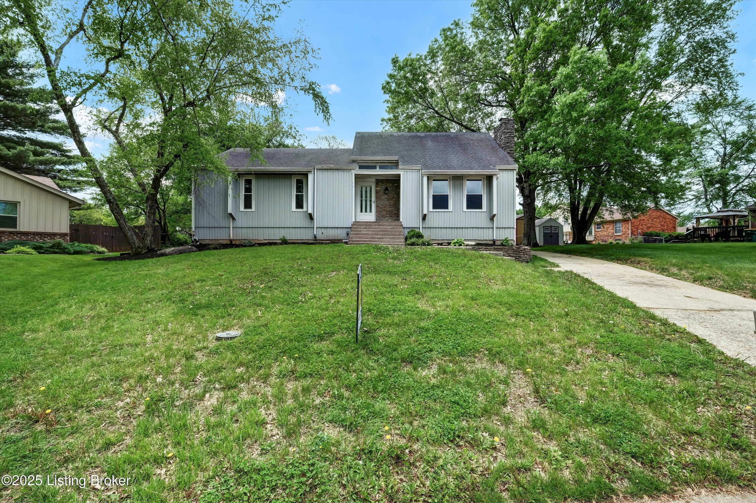 8102 Amity Ln, Louisville, Kentucky image 1