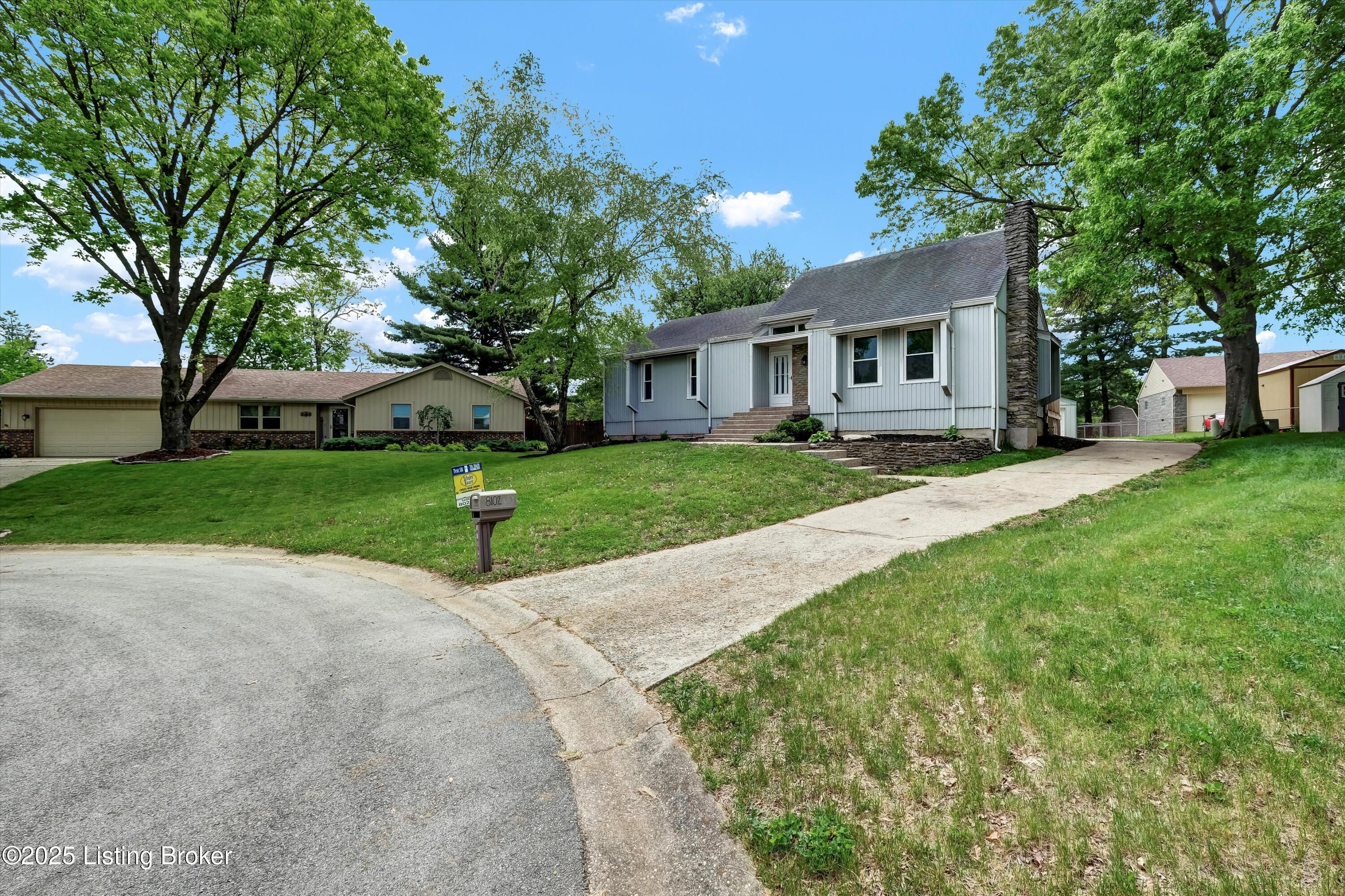 8102 Amity Ln, Louisville, Kentucky image 2