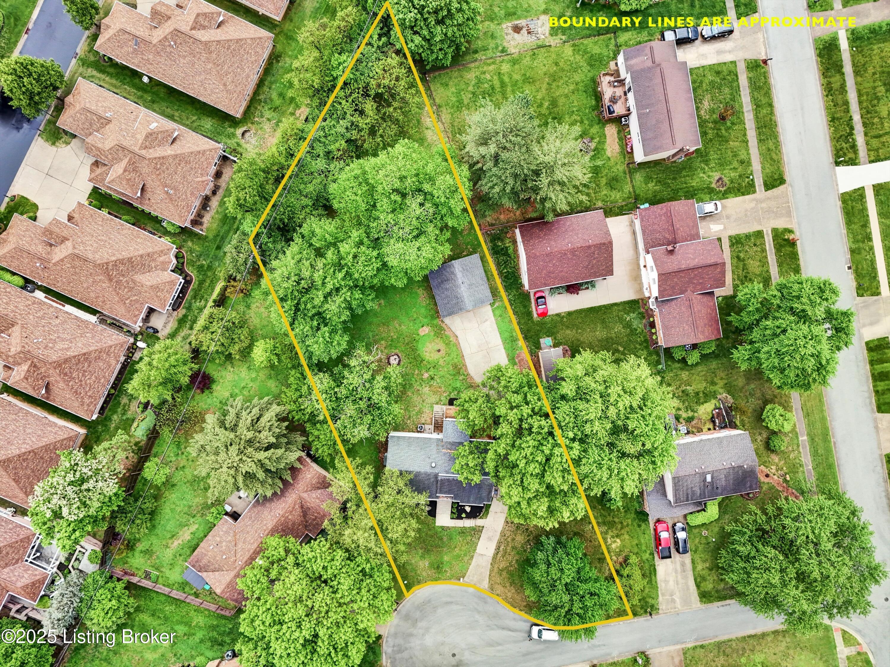 8102 Amity Ln, Louisville, Kentucky image 4
