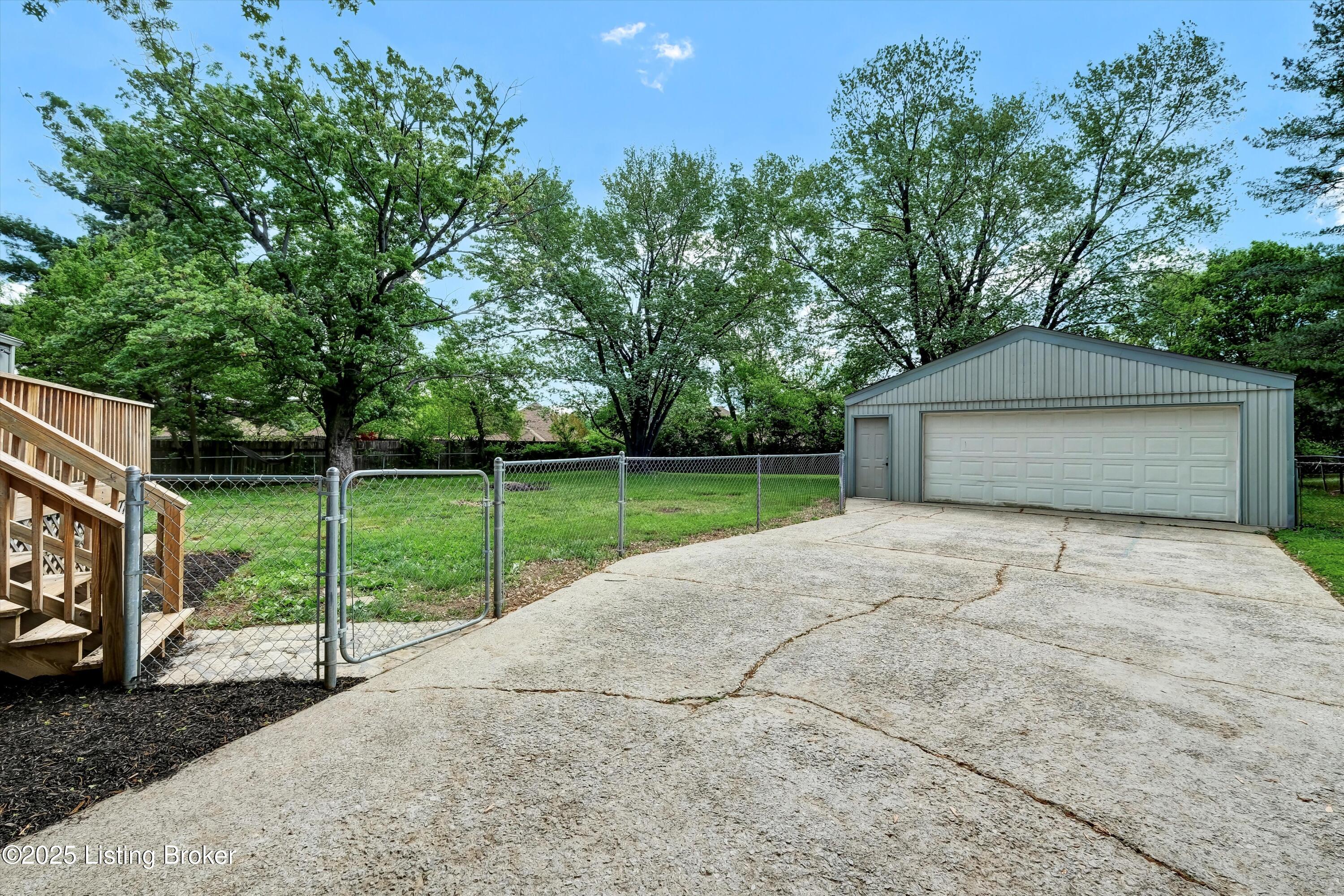 8102 Amity Ln, Louisville, Kentucky image 38