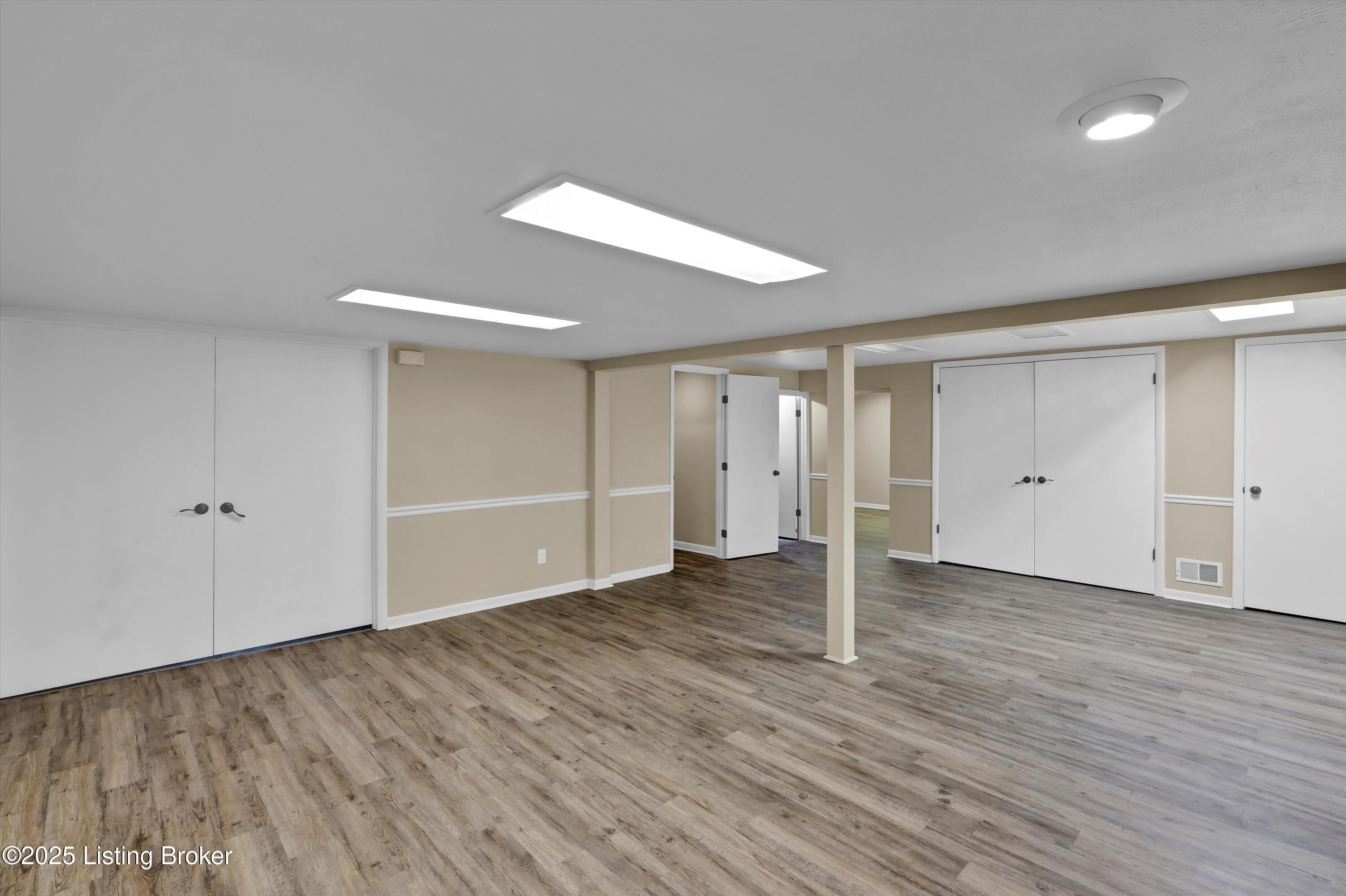8102 Amity Ln, Louisville, Kentucky image 32