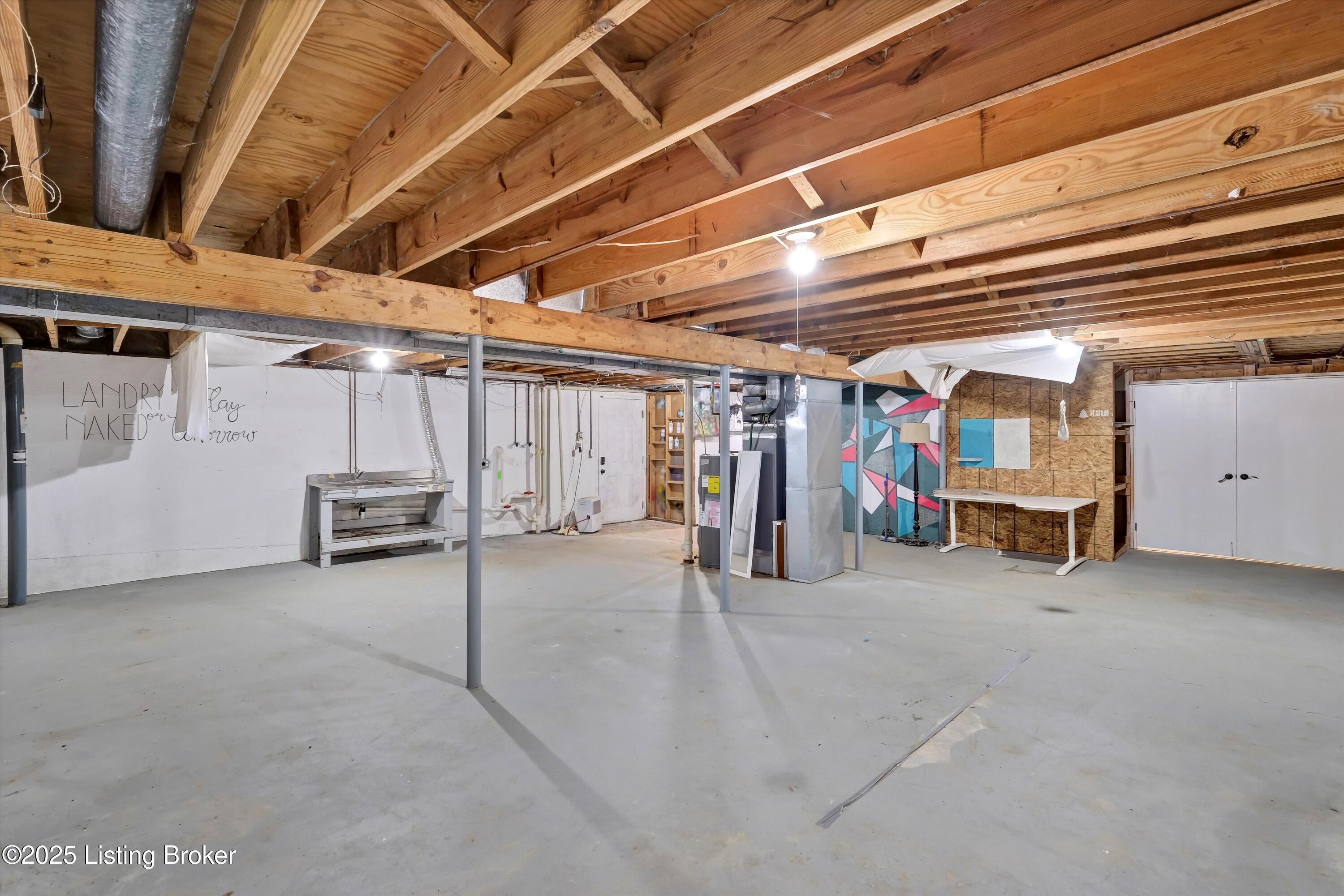 8102 Amity Ln, Louisville, Kentucky image 35