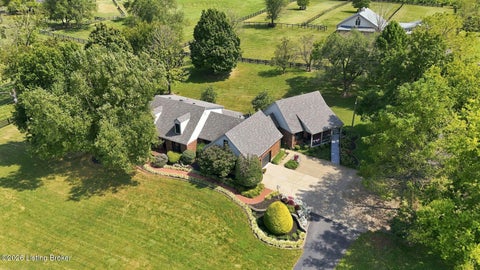 Photo of 1799 Veechdale Rd, Simpsonville, KY 40067 (MLS # 1729102)