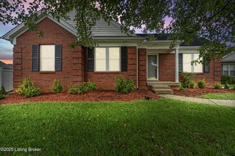 Photo of 11703 Sun Beam Ct, Louisville, KY 40272 (MLS # 1705297)