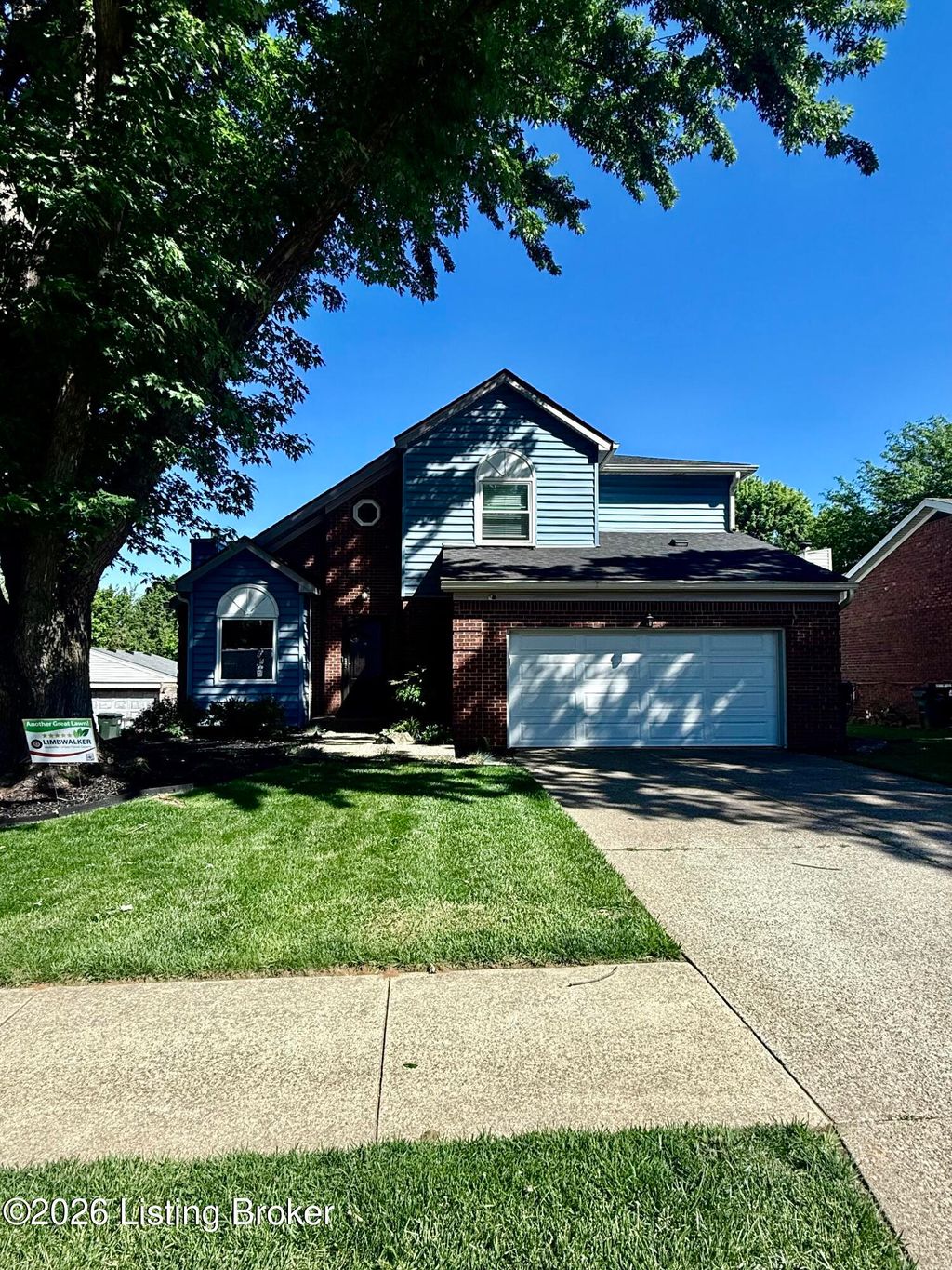 Photo of 8815 Raintree Dr, Louisville, KY 40220 (MLS # 1716807)