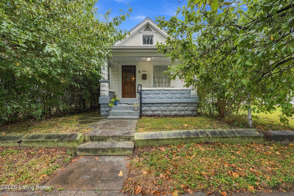 Photo of 2910 Garfield Ave, Louisville, KY 40212 (MLS # 1729166)