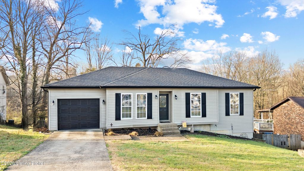 Photo of 5613 Braulio Ct, Louisville, KY 40291 (MLS # 1710967)