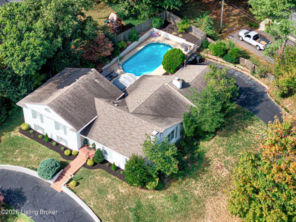 Photo of 1824 Knollwood Rd, Louisville, KY 40207 (MLS # 1731683)