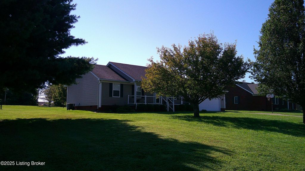 Photo of 1003 Polley Dr, Bardstown, KY 40004 (MLS # 1709854)