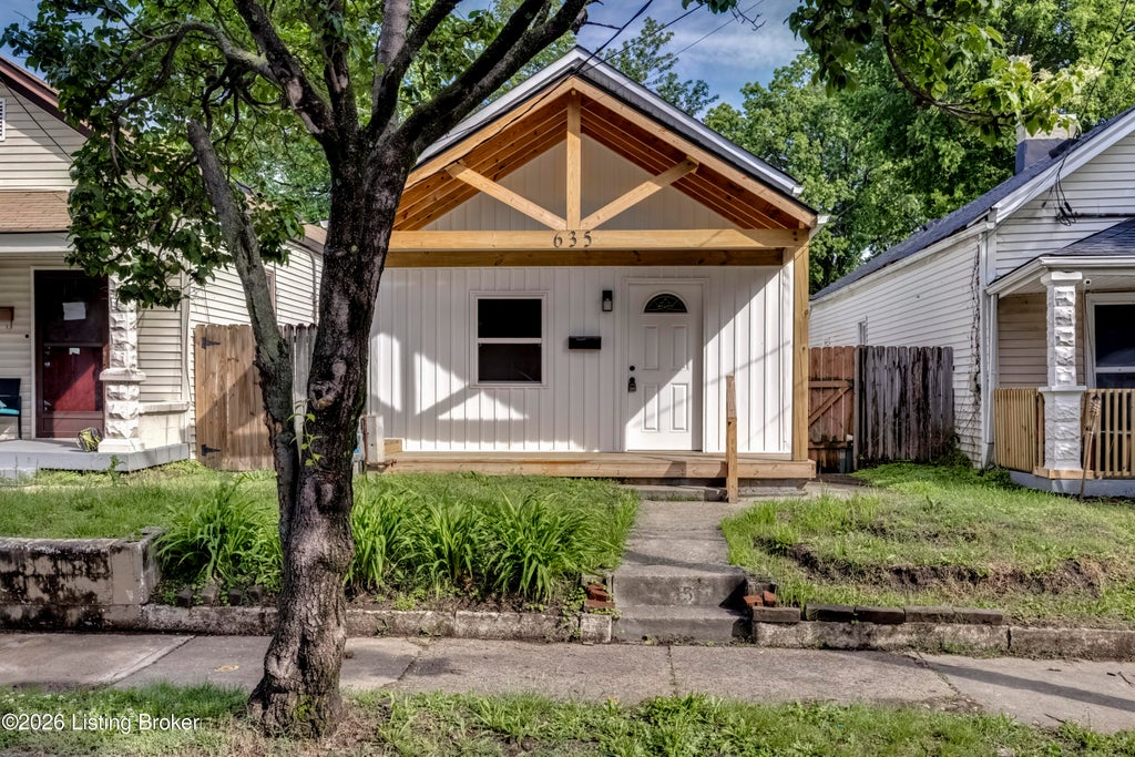 Photo of 635 Lynn St, Louisville, KY 40217 (MLS # 1720248)