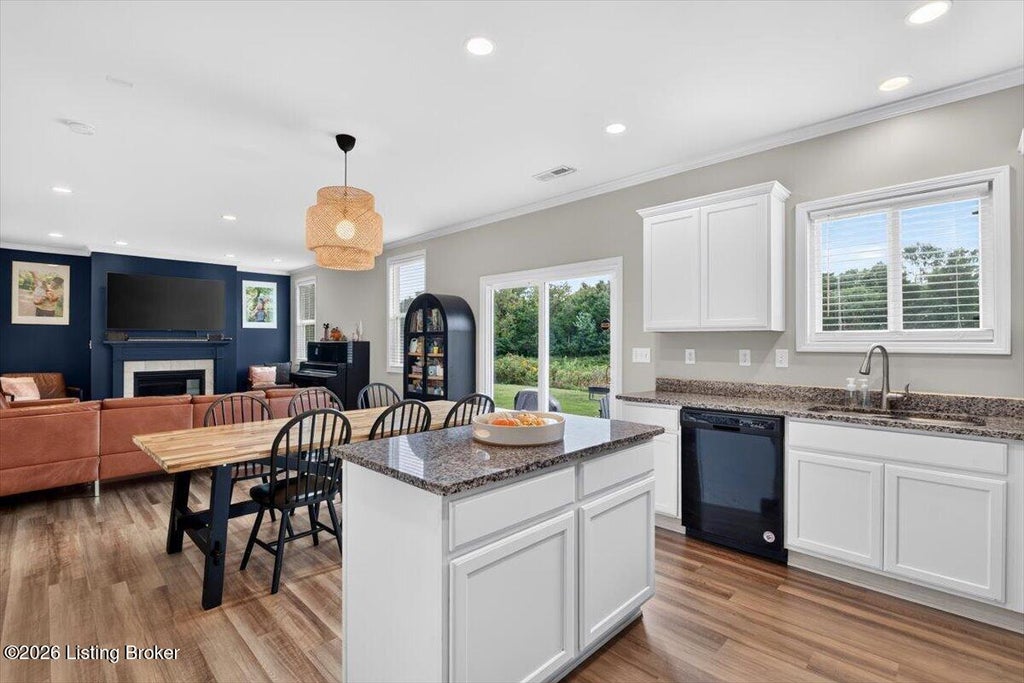 Photo of 11820 Beacon Ct, Louisville, KY 40299 (MLS # 1729658)
