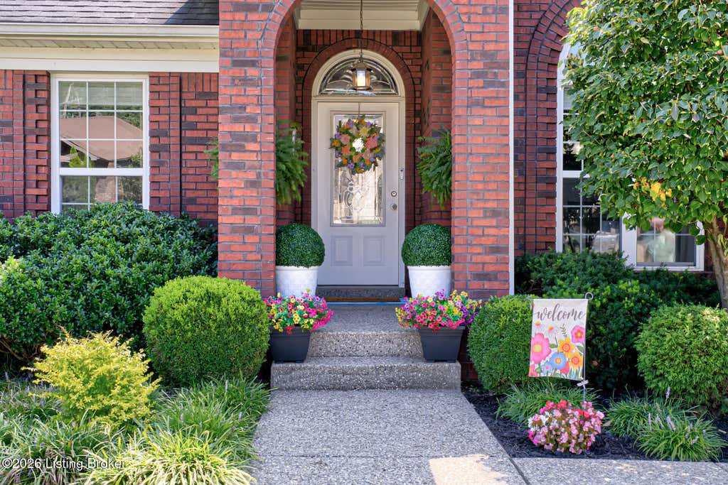 Photo of 7611 Pavilion Park Rd, Louisville, KY 40214 (MLS # 1726730)