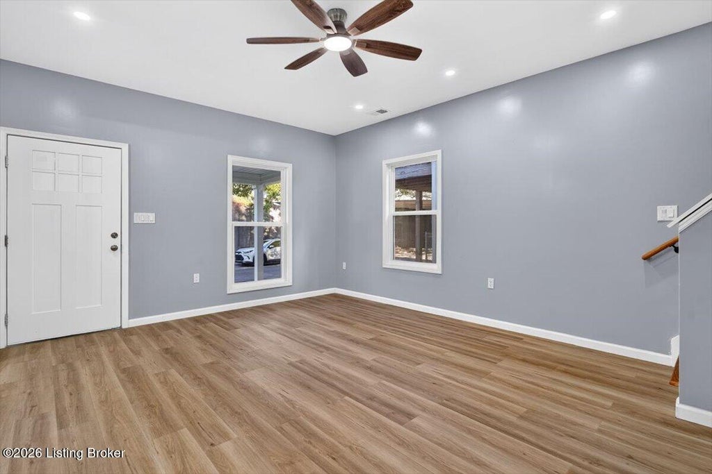Photo of 813 Louis Coleman Jr Dr, Louisville, KY 40211 (MLS # 1732909)
