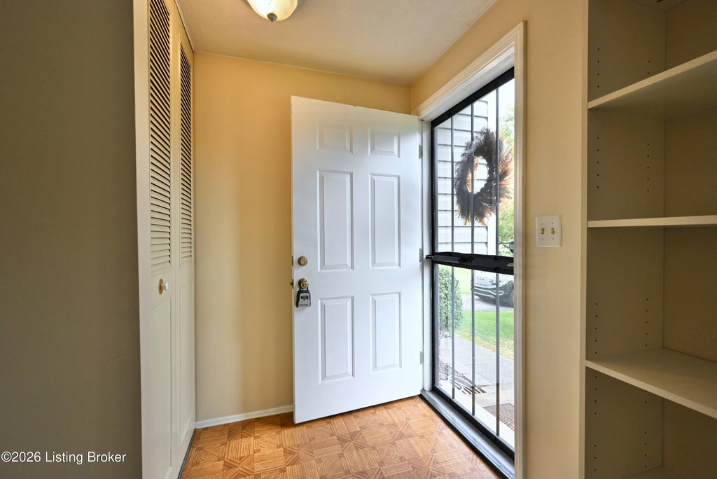 Photo of 107 Canyon Ct, Louisville, KY 40229 (MLS # 1730275)
