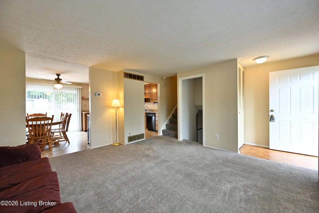 Photo of 107 Canyon Ct, Louisville, KY 40229 (MLS # 1730275)