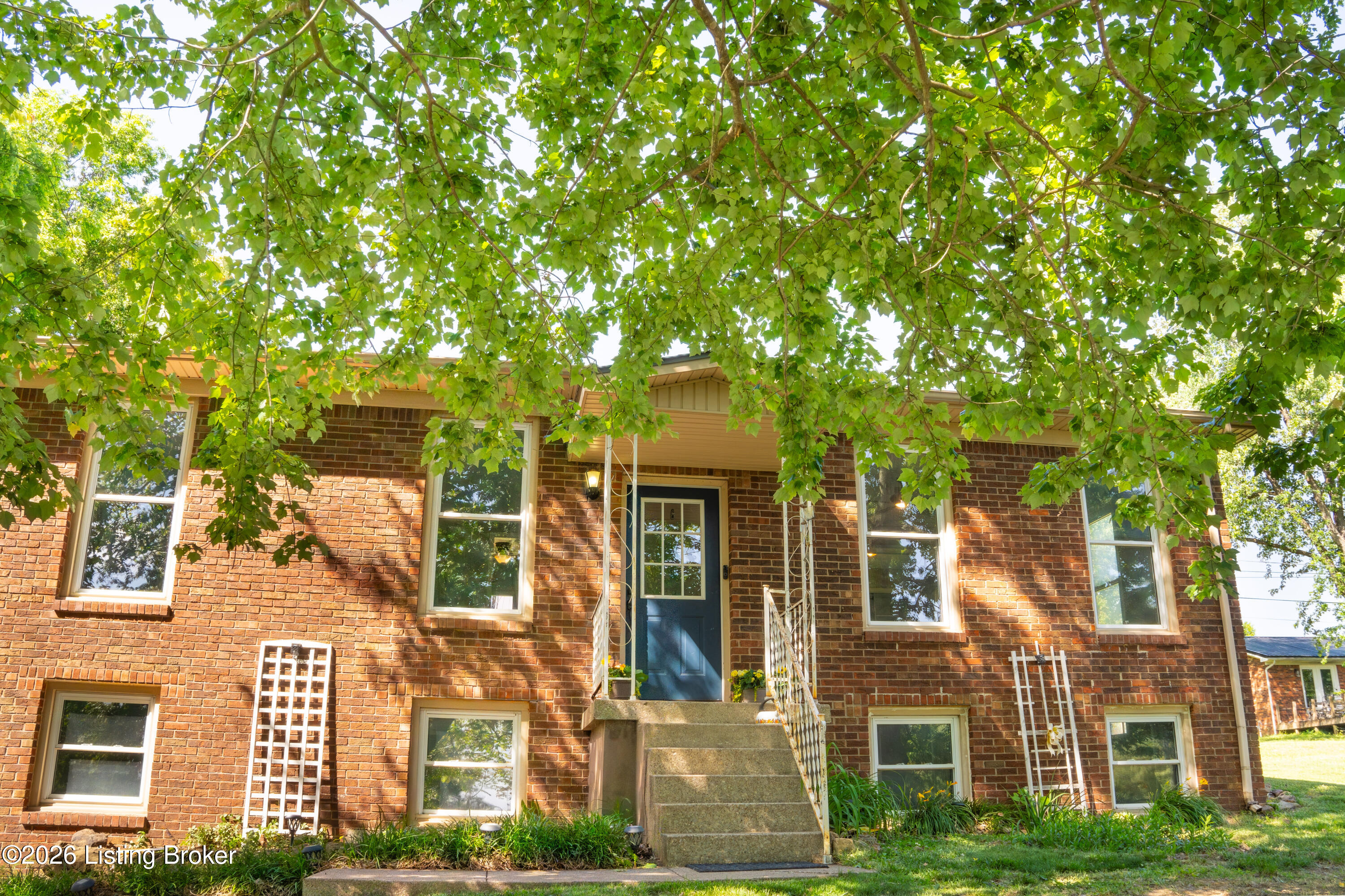 115 Shauna Dr