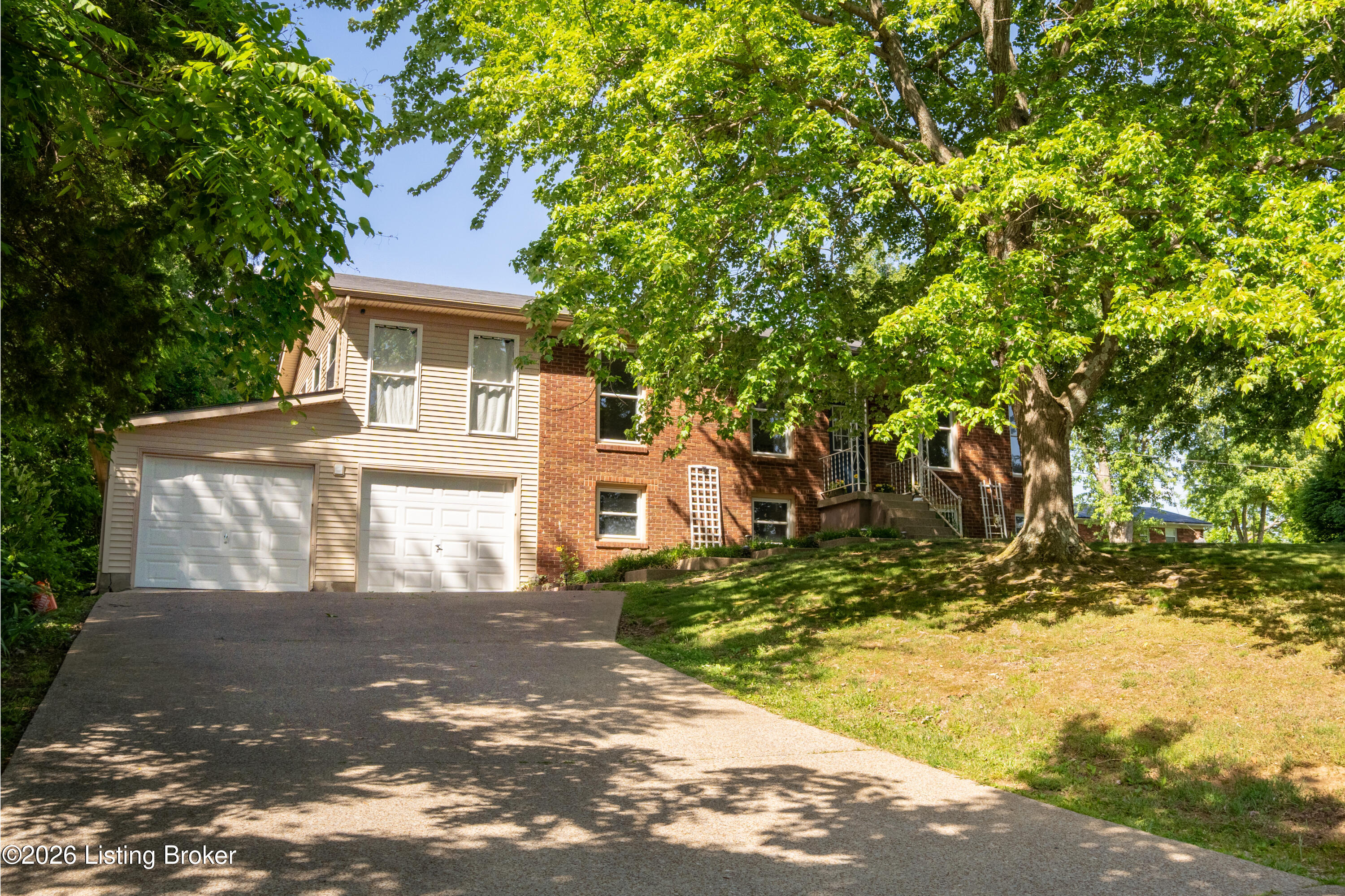 115 Shauna Dr