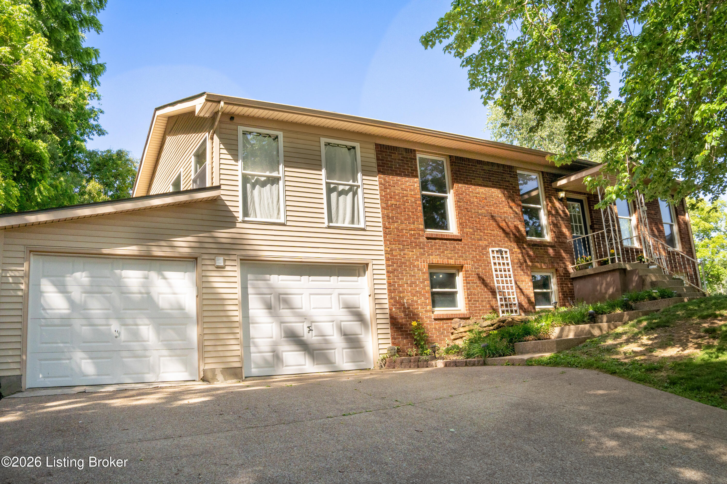115 Shauna Dr