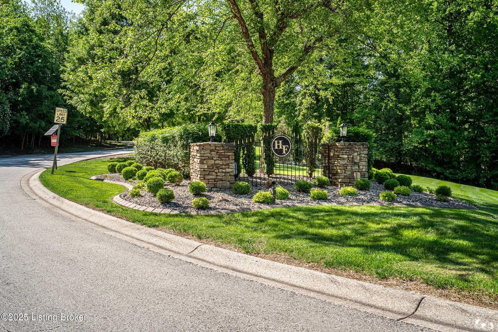 Photo of 00 Hardwood Forest Dr, Louisville, KY 40214 (MLS # 1704974)