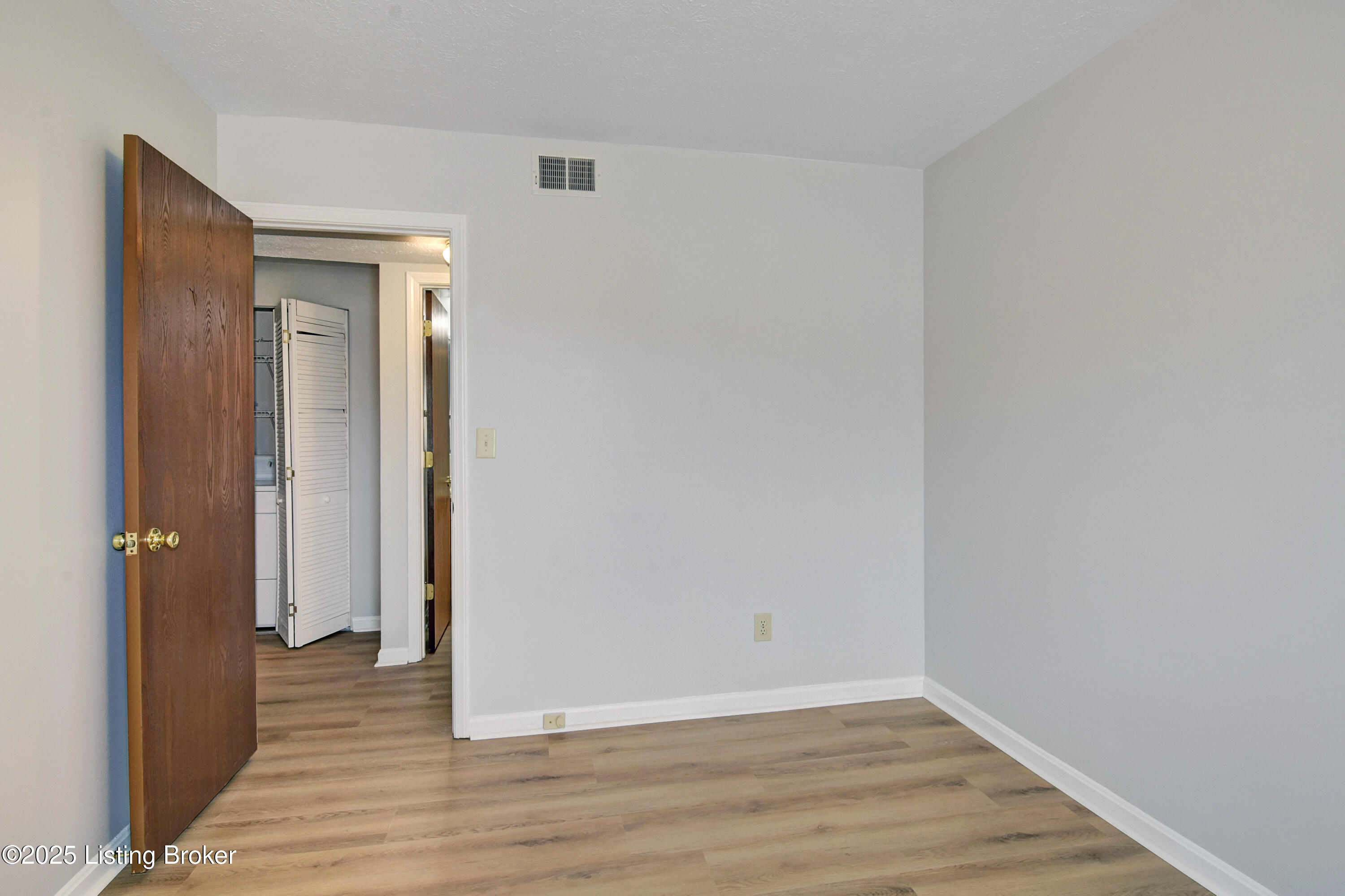 3014 Groveview Ct, Louisville, Kentucky image 11