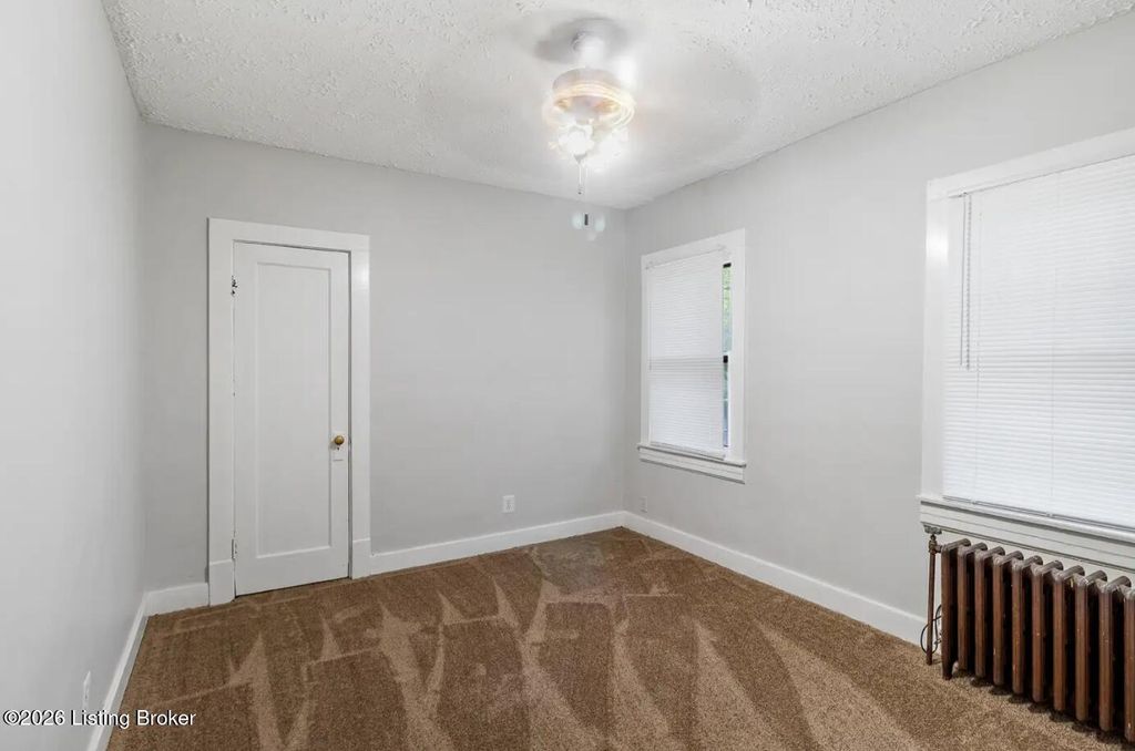 Photo of 3610 Del Park Terrace, Louisville, KY 40211 (MLS # 1711511)