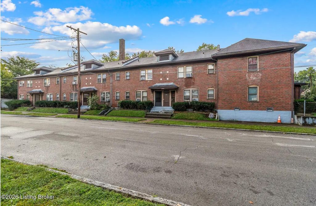 Photo of 3610 Del Park Terrace, Louisville, KY 40211 (MLS # 1711511)