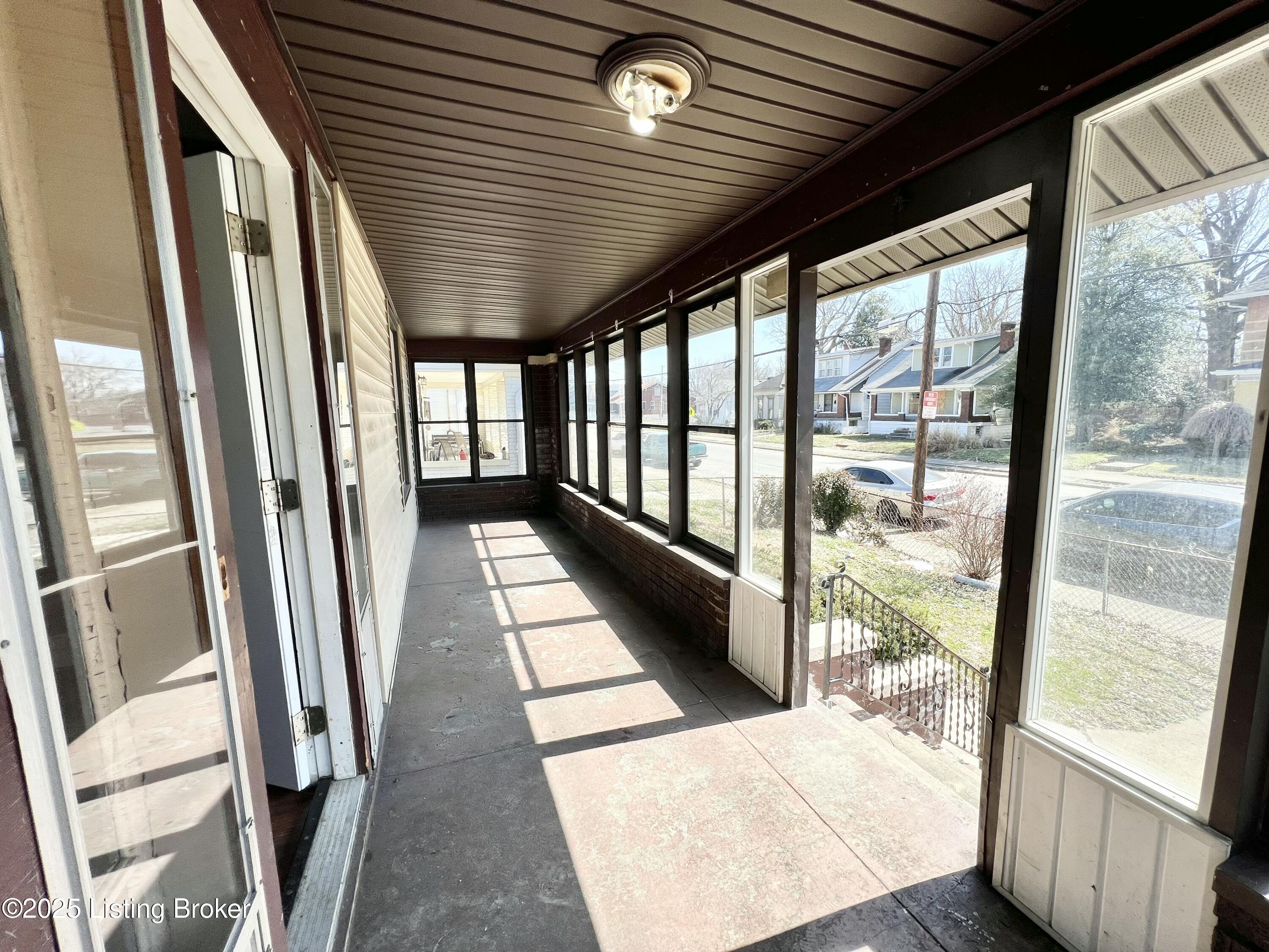 3519 River Park Dr, Louisville, Kentucky image 2