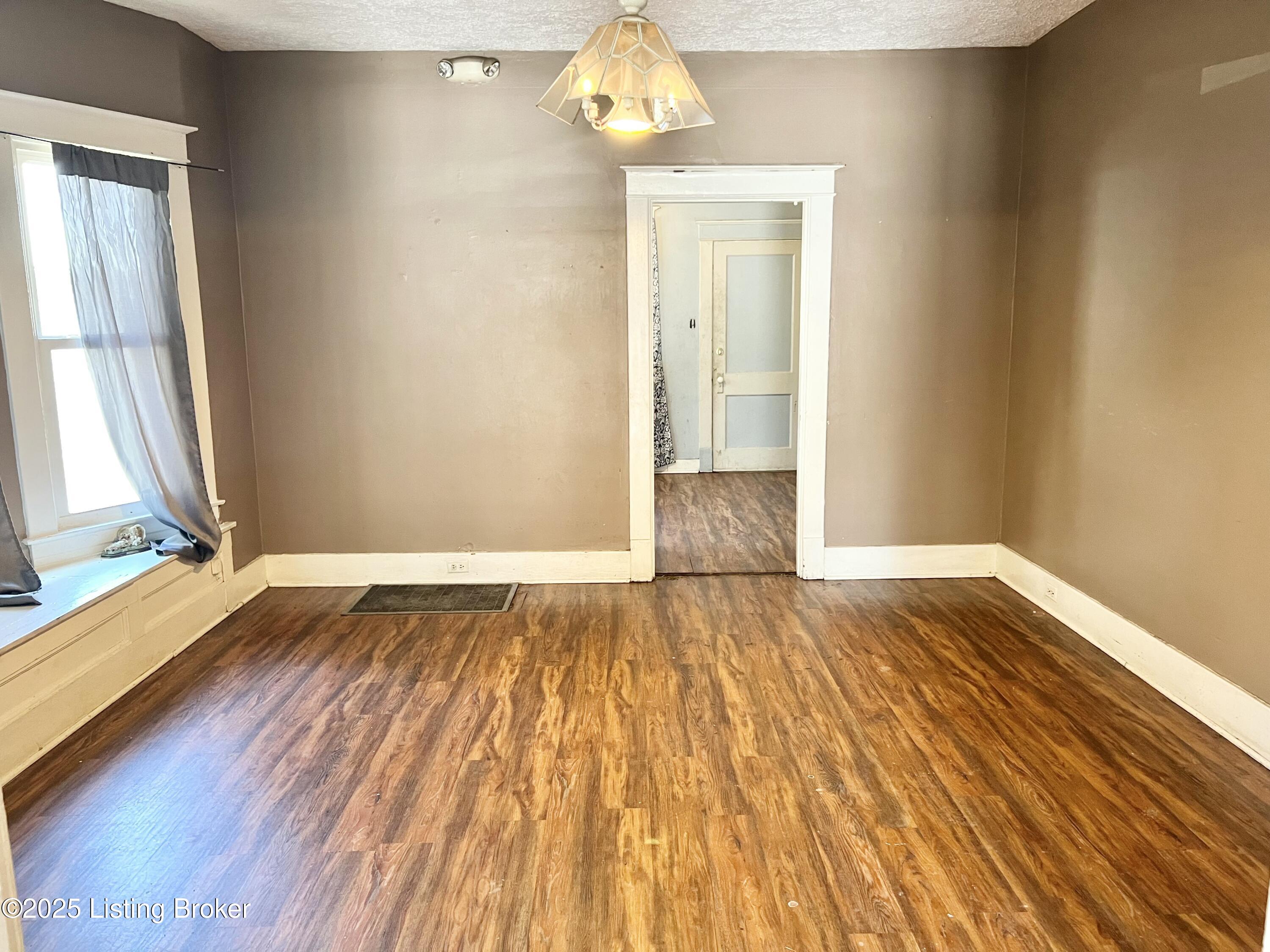 3519 River Park Dr, Louisville, Kentucky image 4