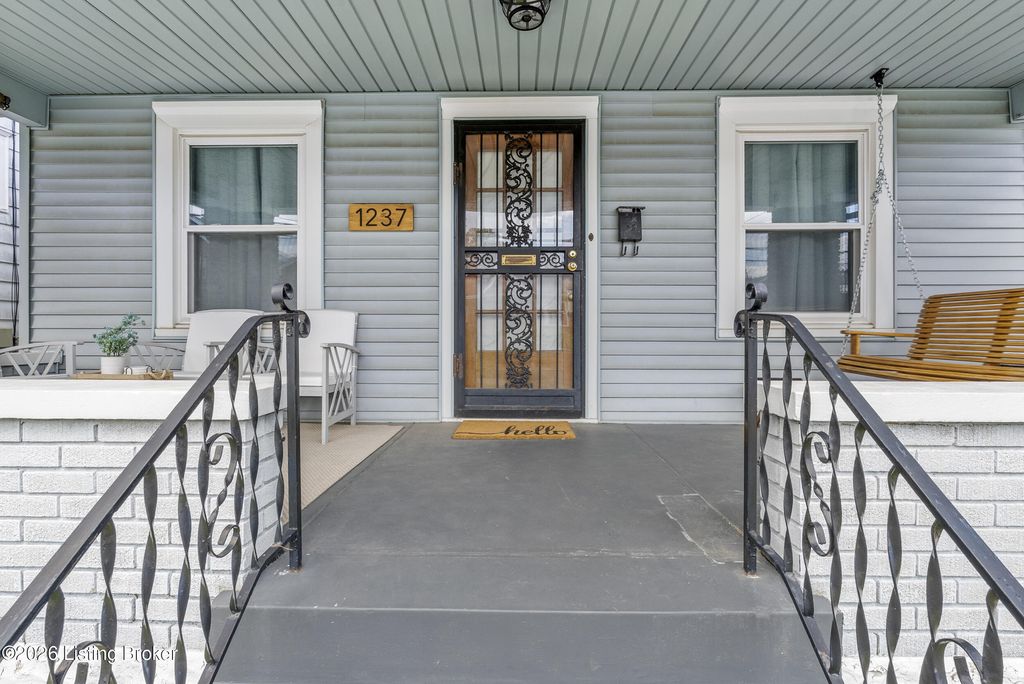 Photo of 1237 Lydia St, Louisville, KY 40217 (MLS # 1721457)