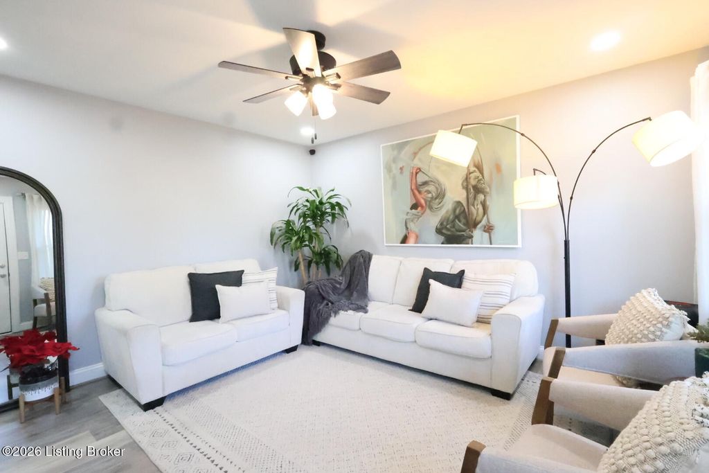 Photo of 5208 Rural Way, Louisville, KY 40218 (MLS # 1706548)