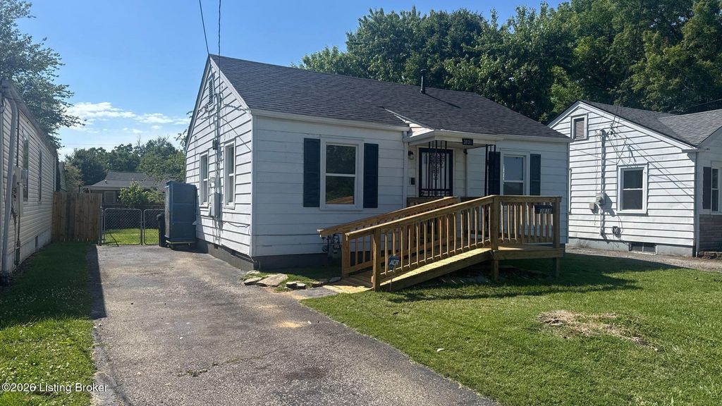 Photo of 3838 Cliff Ave, Louisville, KY 40215 (MLS # 1717225)