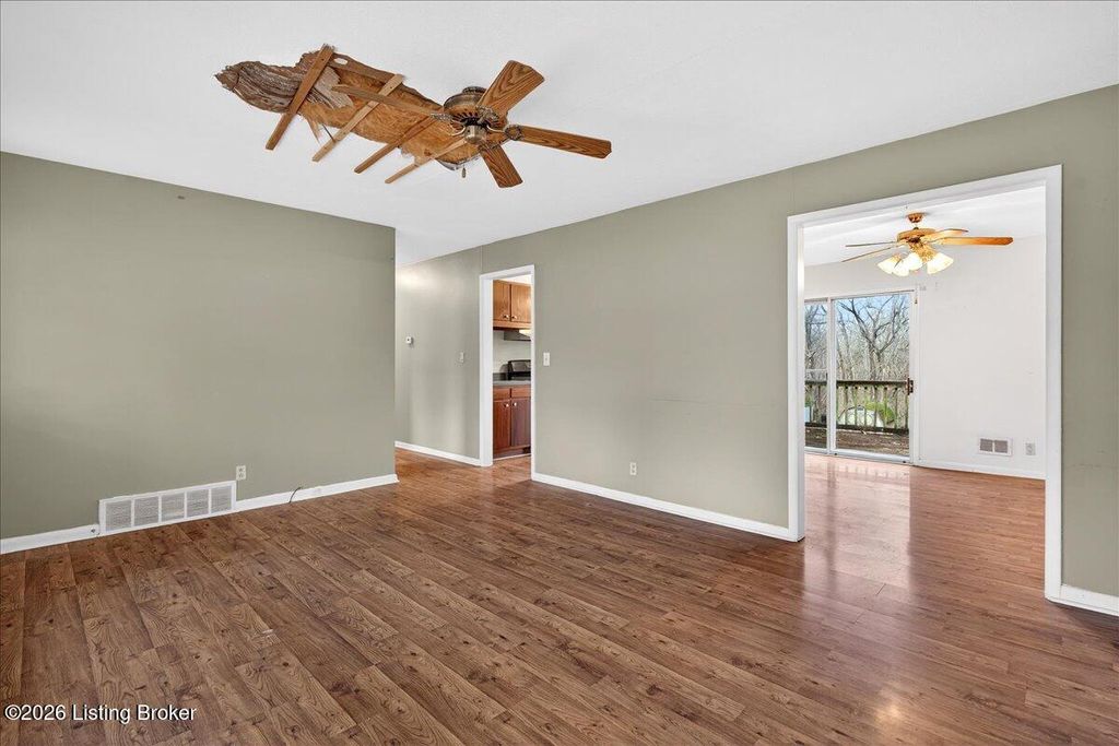 Photo of 7408 Beechdale Rd, Crestwood, KY 40014 (MLS # 1707102)