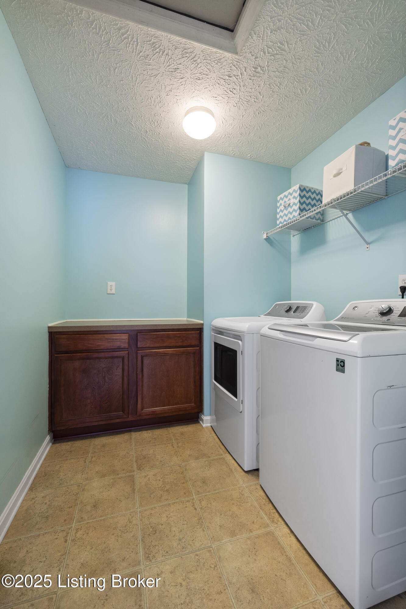 8811 Eli Dr, Louisville, Pennsylvania image 25