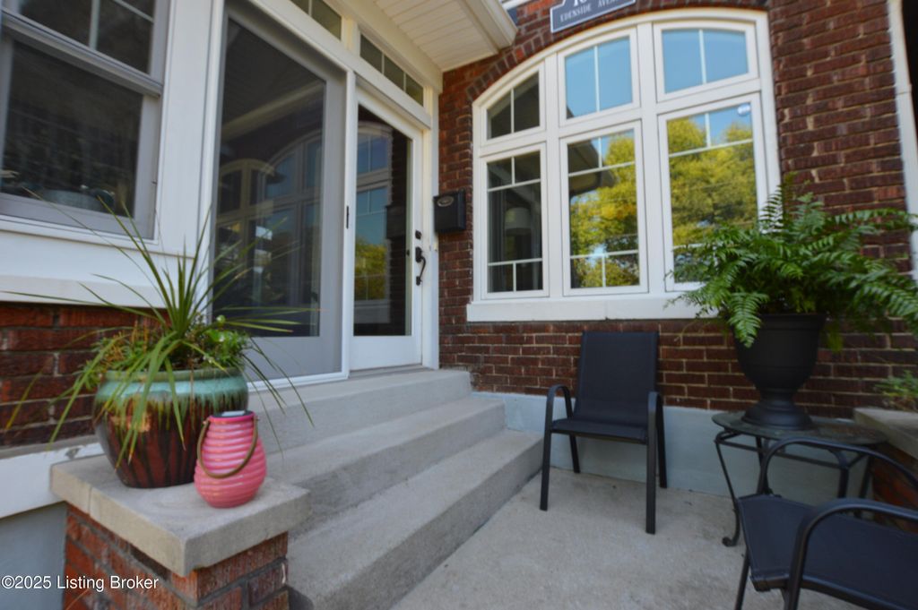 Photo of 1638 Edenside Ave, Louisville, KY 40204 (MLS # 1703555)